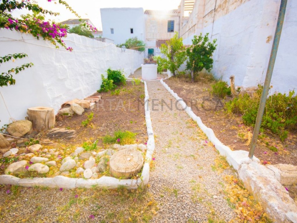 Featured Photo