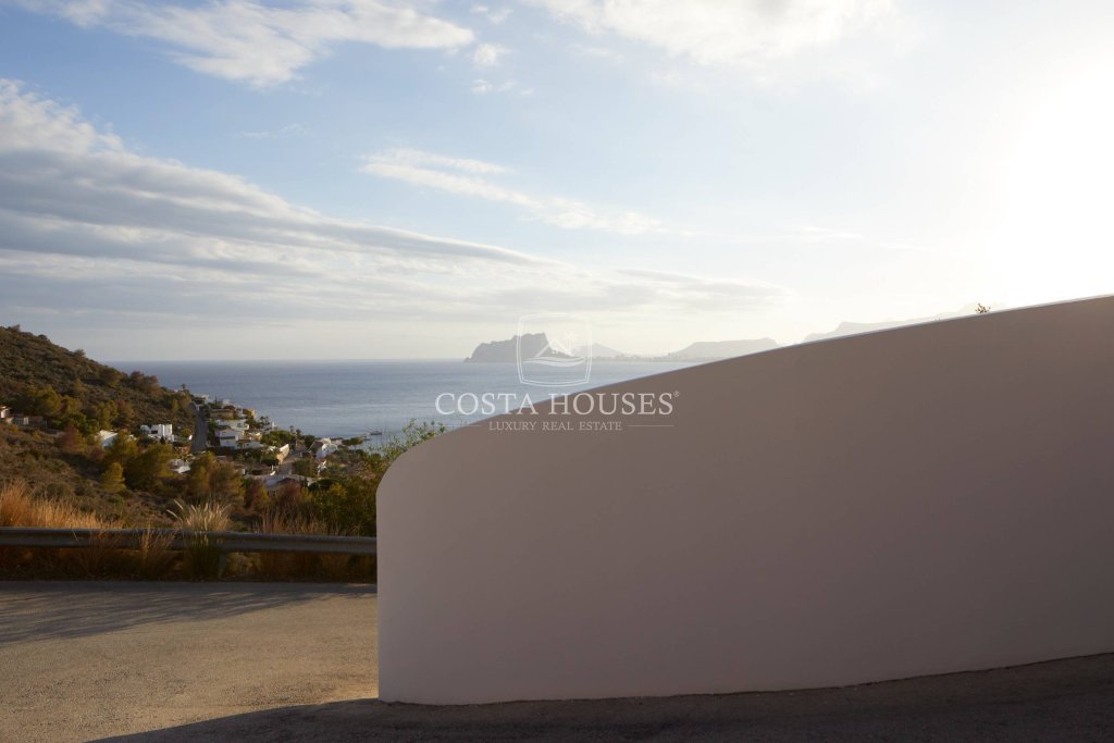 Featured Photo