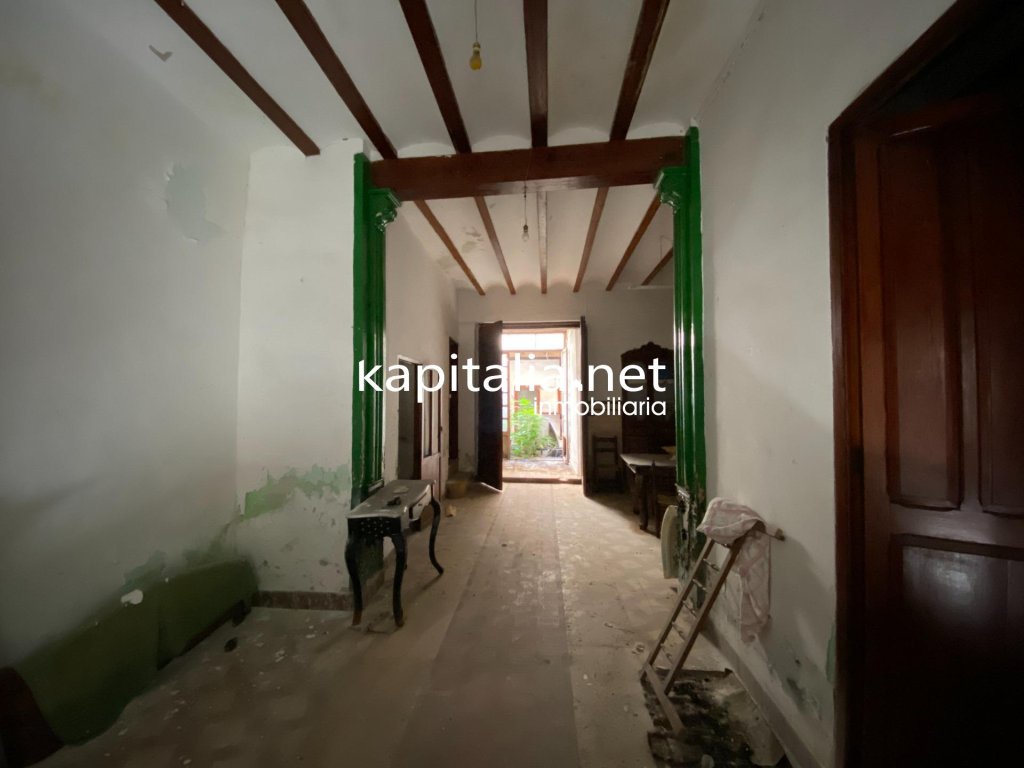 Featured Photo