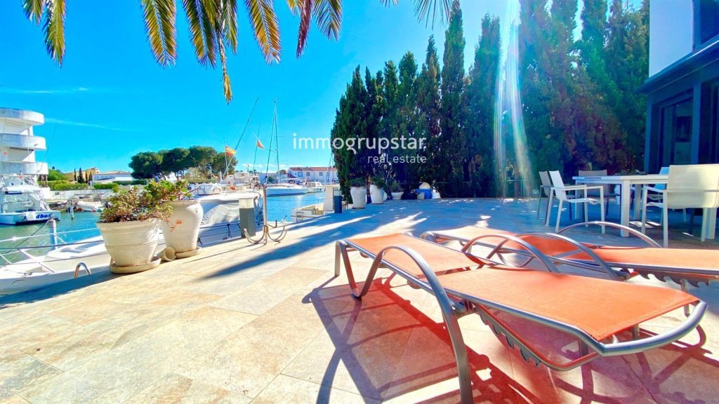 Featured Photo