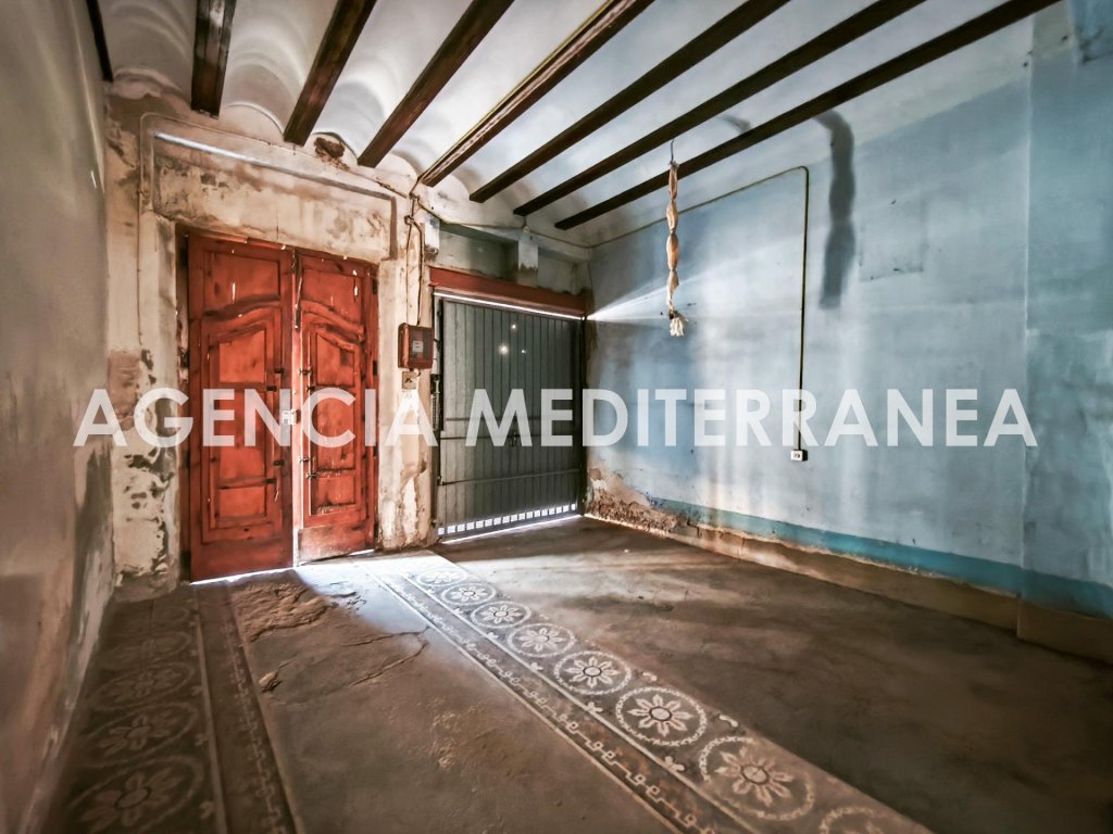 Featured Photo