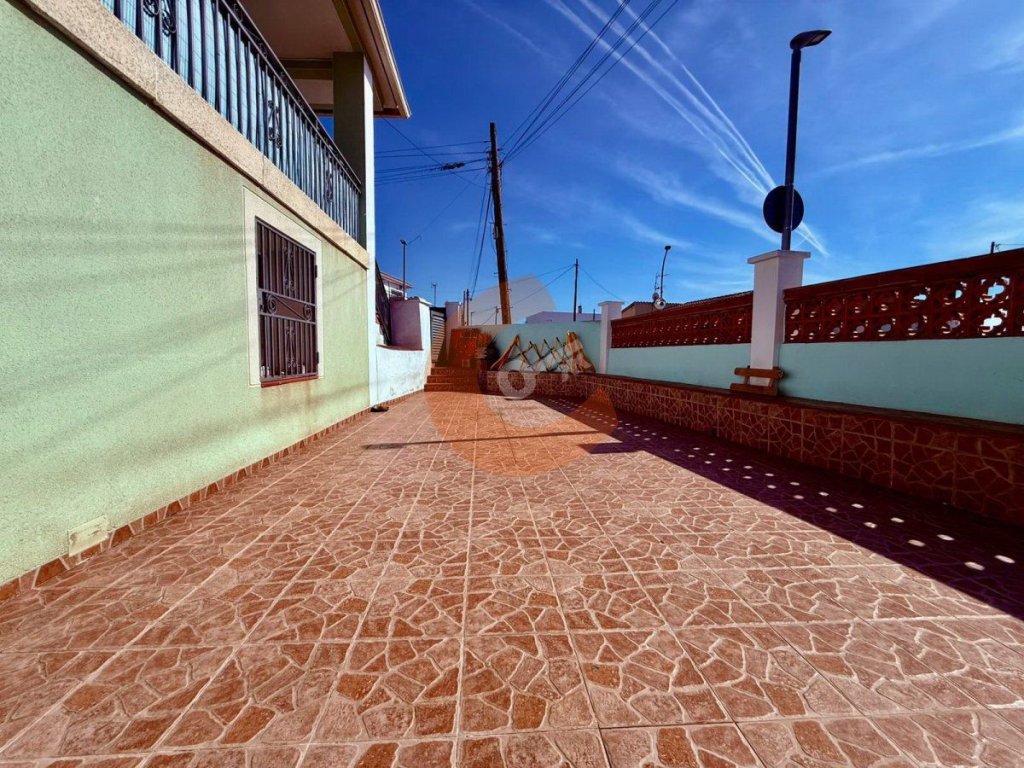 Featured Photo