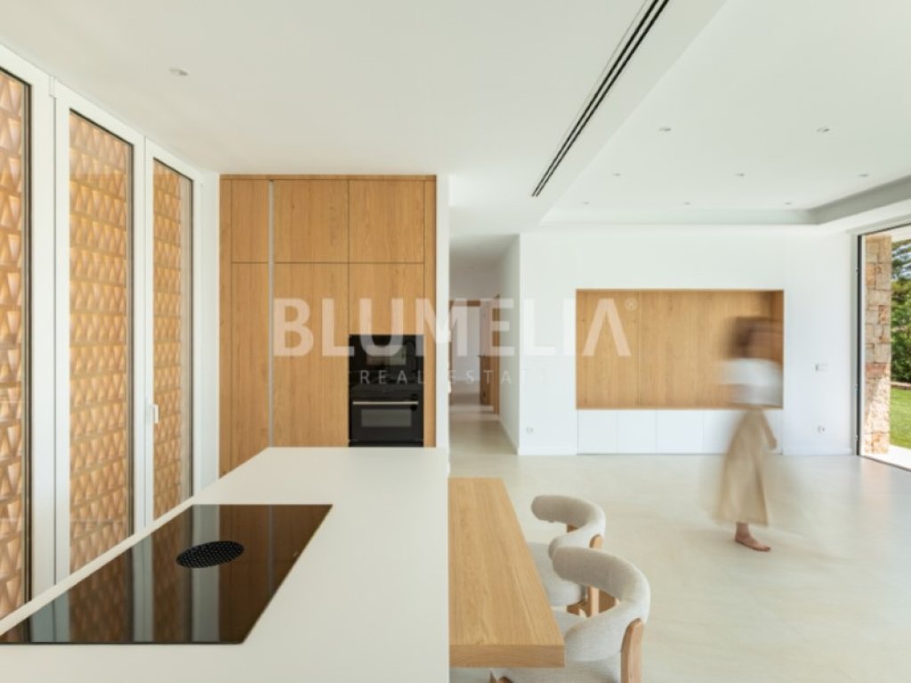 Featured Photo