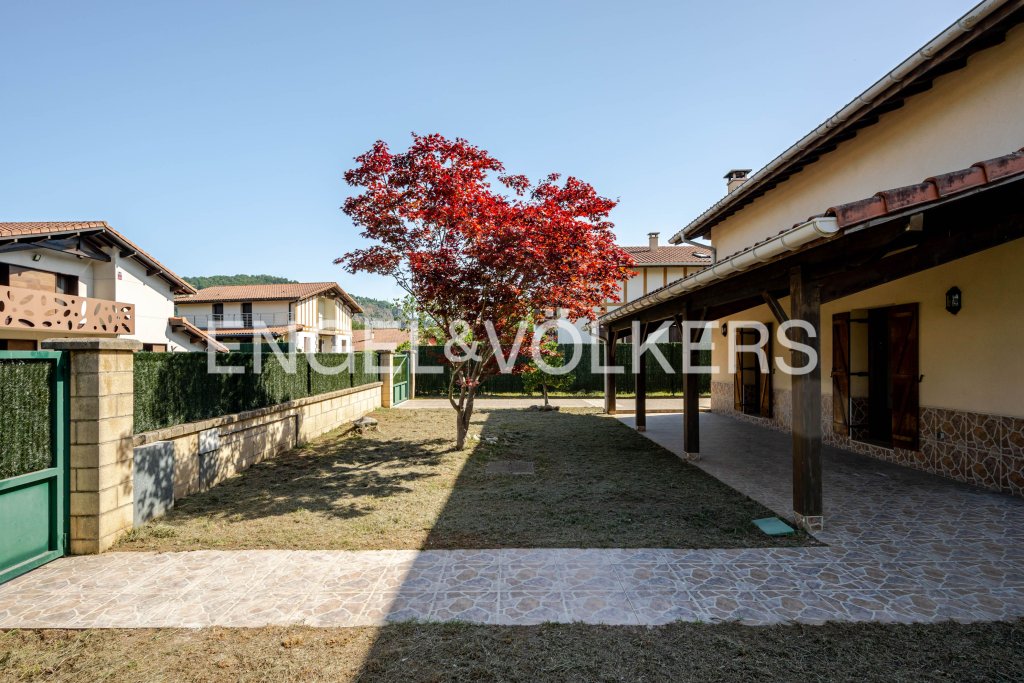 Featured Photo