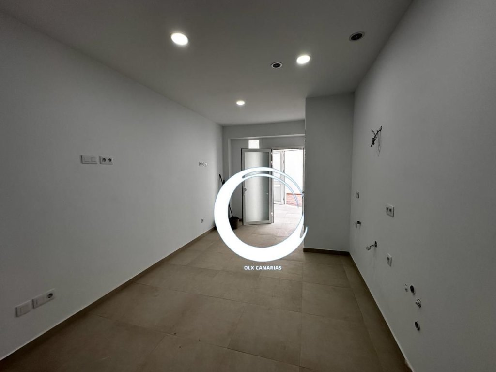Featured Photo