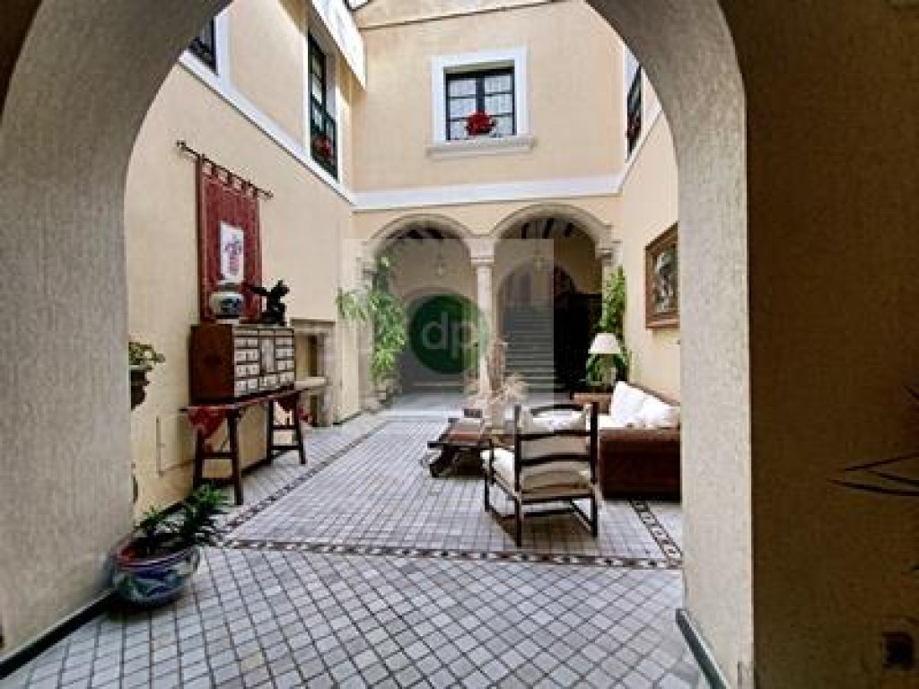 Featured Photo