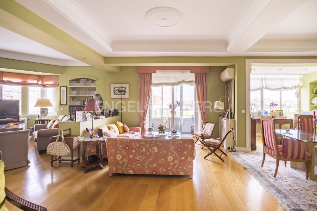 Featured Photo