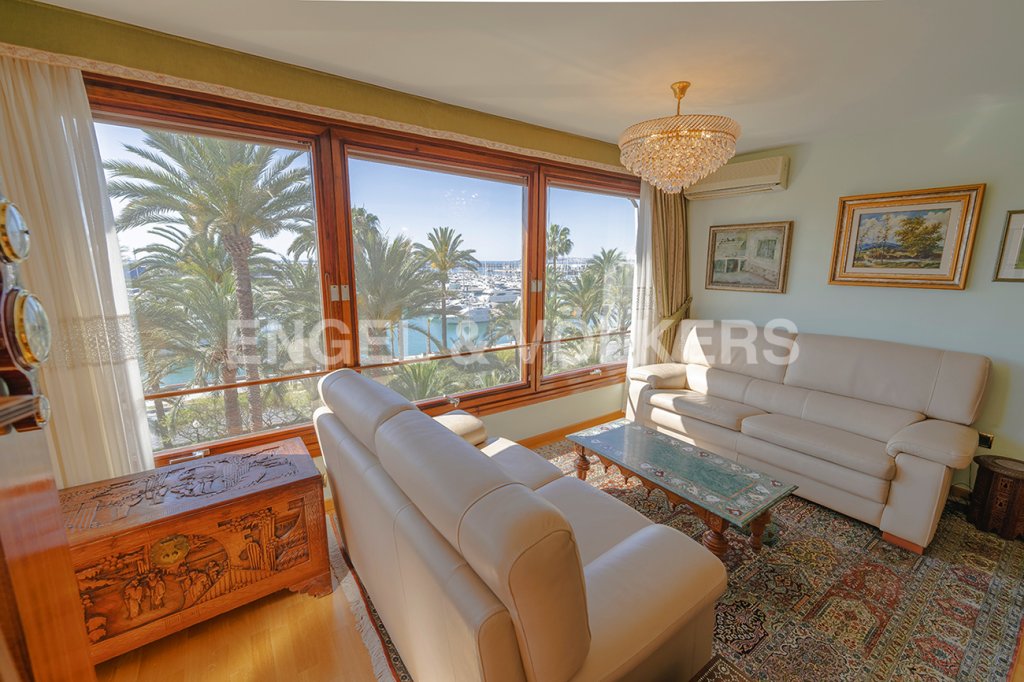 Featured Photo
