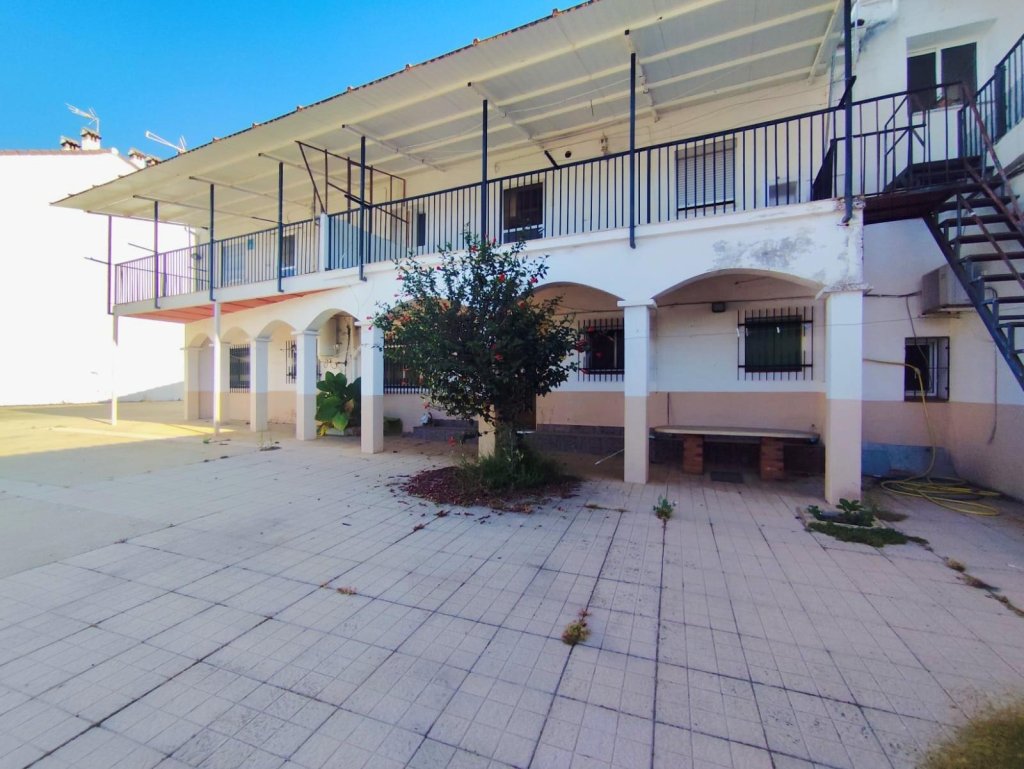 Featured Photo