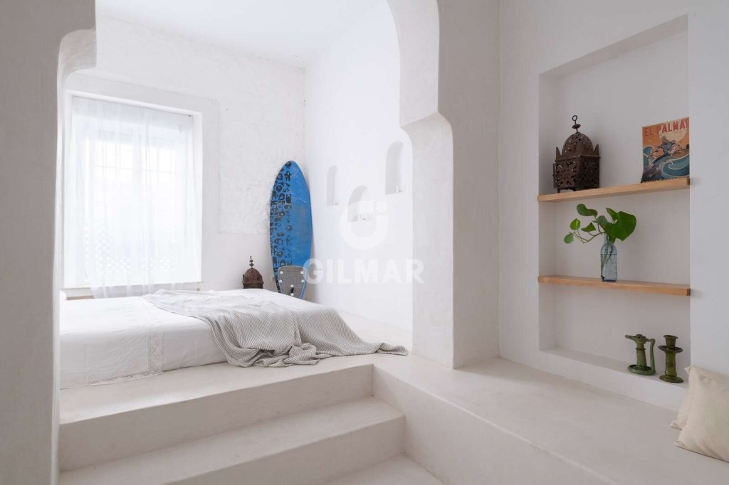 Featured Photo