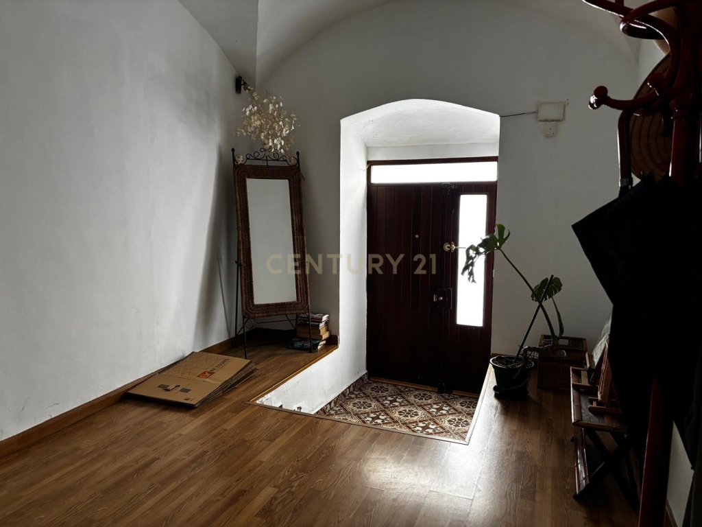 Featured Photo