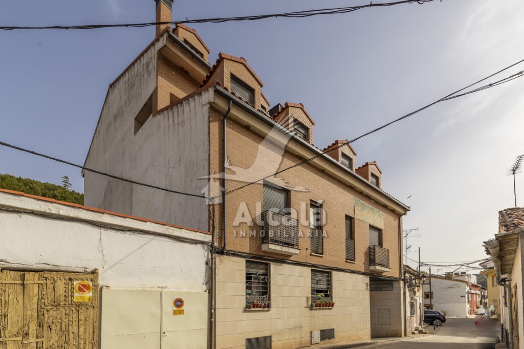 Featured Photo