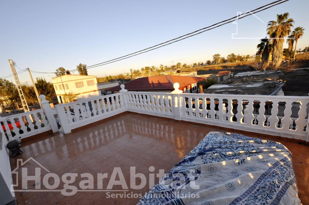 Featured Photo