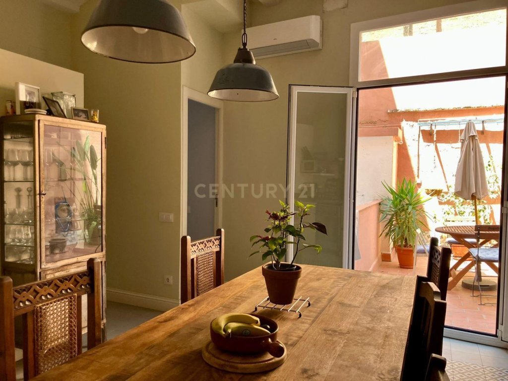 Featured Photo