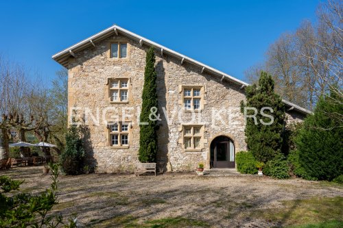 property-image