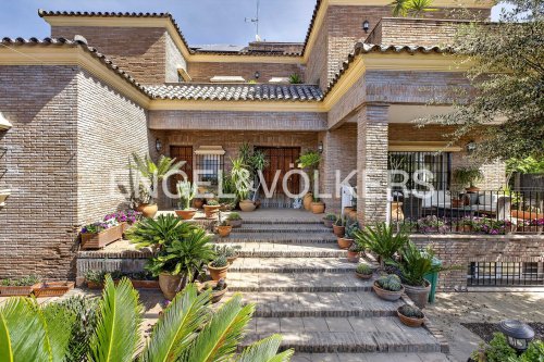 property-image