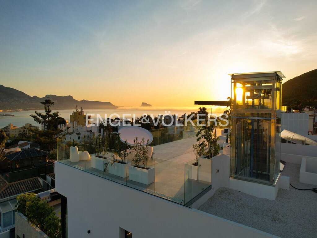 Featured Photo