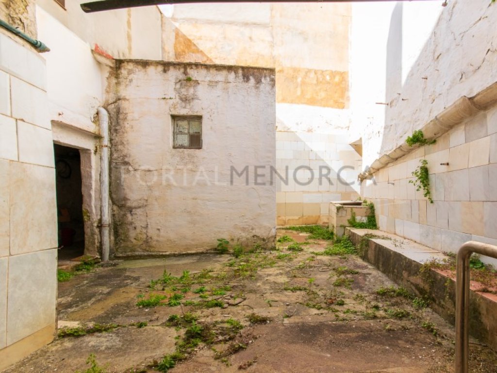 Featured Photo